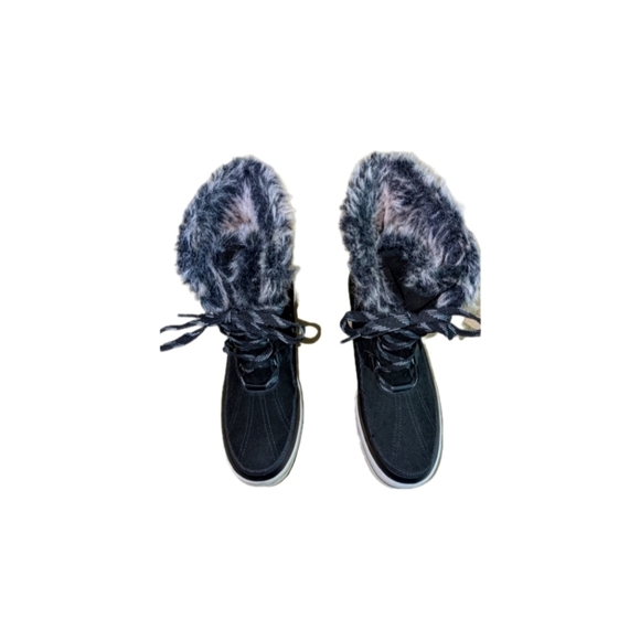 Universal Thread Black Ellysia Microsuede Snow boots Size 8 EUC - Picture 2 of 3